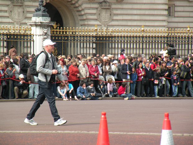  foule devant Buckingham Palace